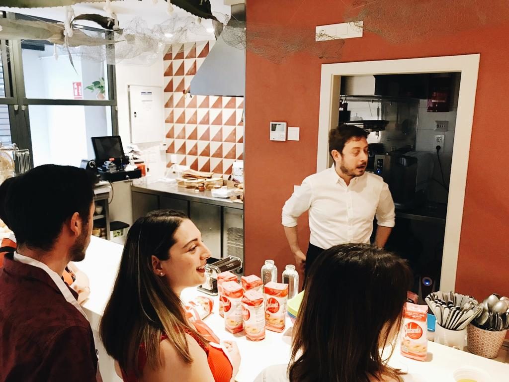 Evento Harina Yolanda con Las María Cocinillas y Raúl en la Playa en el restaurante Barraca en Murcia