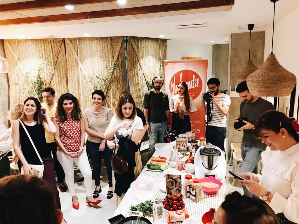 Evento Harina Yolanda con Las María Cocinillas y Raúl en la Playa en el restaurante Barraca en Murcia