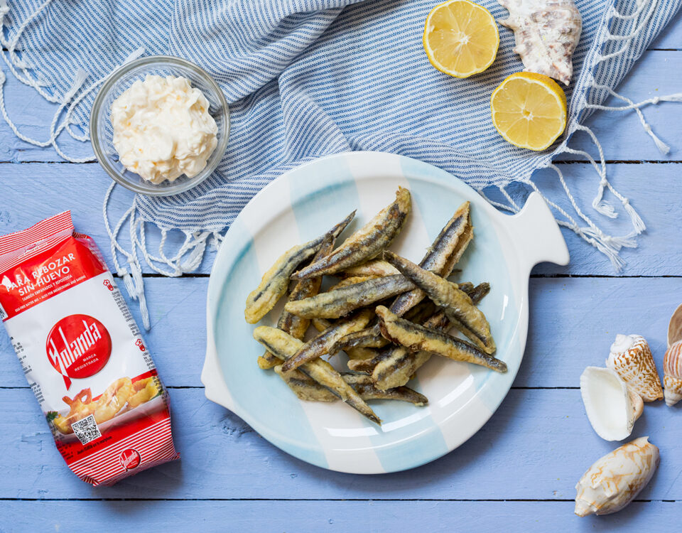 Boquerones fritos con mayonesa de puerros